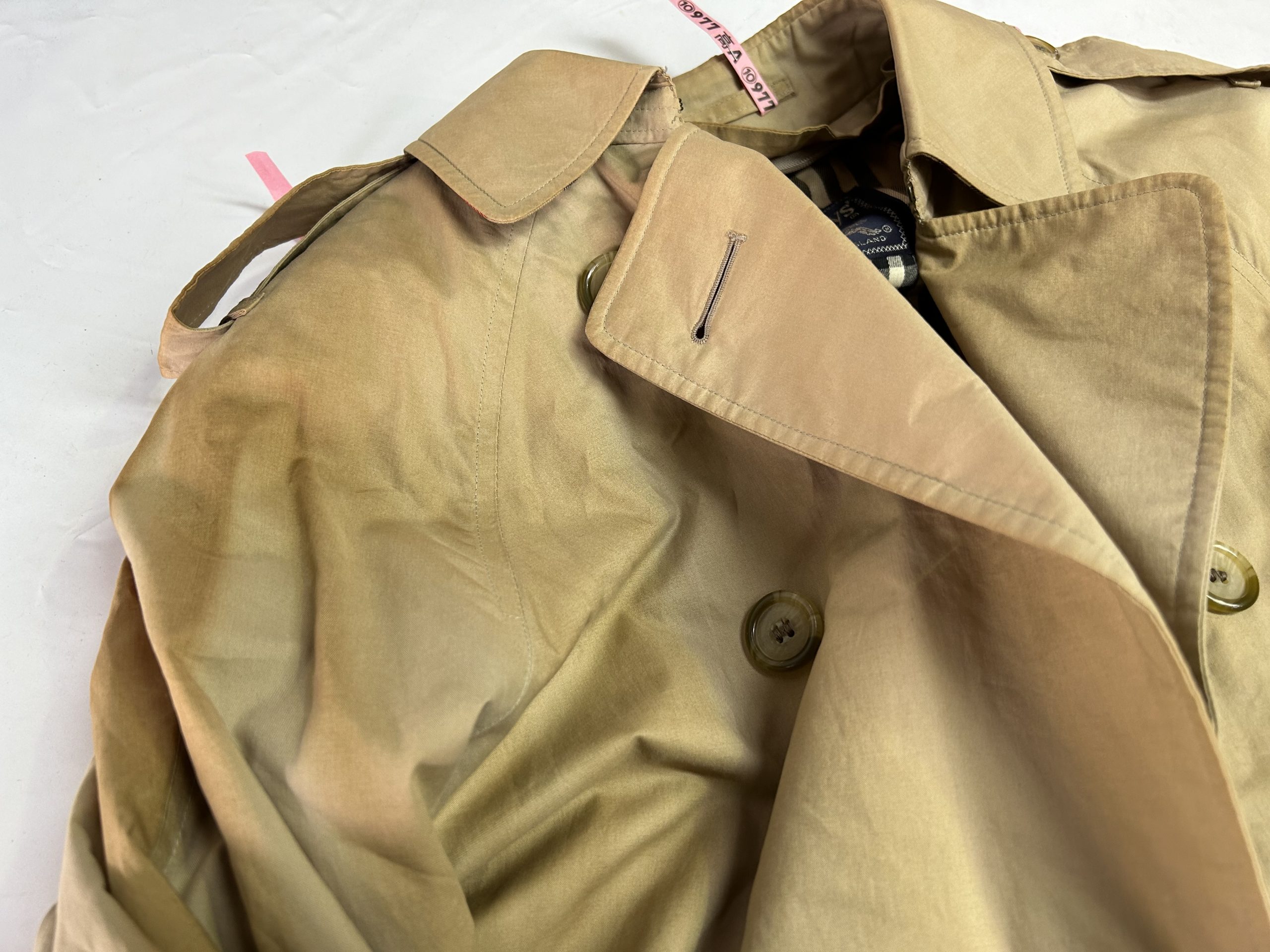 全体が黄ばんだバーバリートレンチコートが新品同様に【Burberry