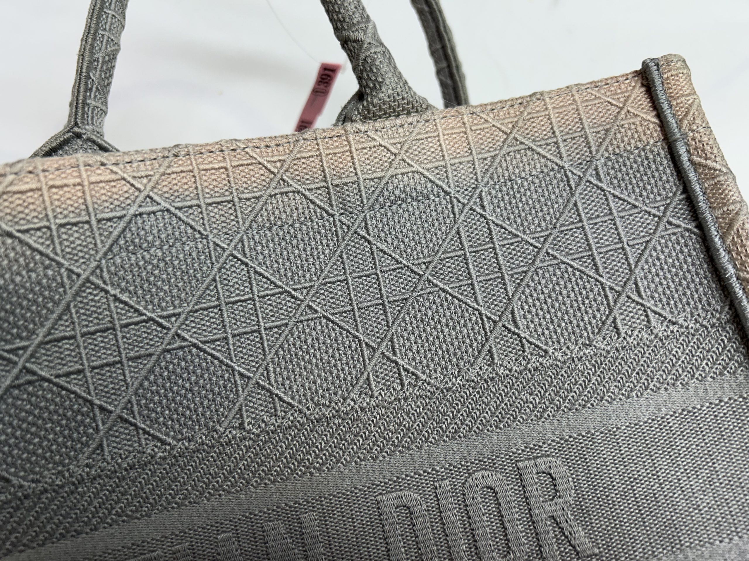 色褪せたブックトートを染め直して復活【DIOR BOOK TOTE（ディオール